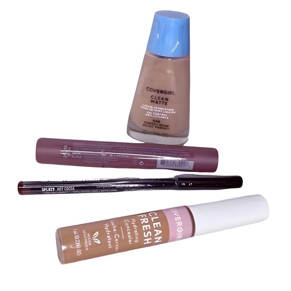Flawless Bundle: 4 Must-Have‎ Makeup Items for a Perfect Look! - Picture 1 of 2
